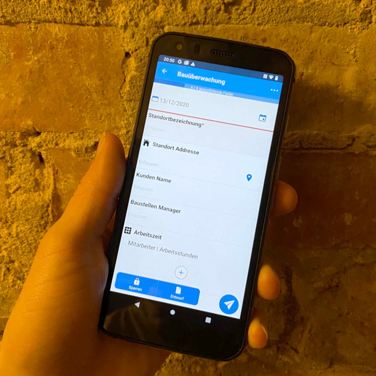 Kizeo Forms auf der Baustelle: ein Bauüberwachungsprotokoll wird direkt vor Ort am Smartphone erfasst