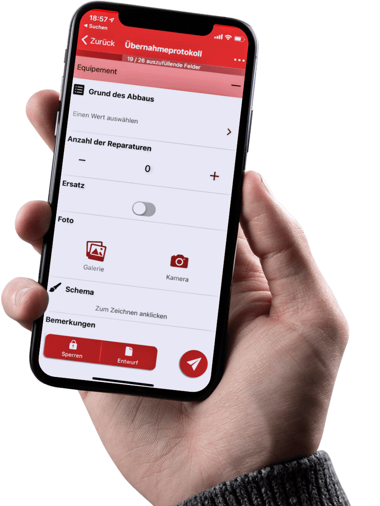 Smartphone mit digitalem Formular als Ausgangspunkt eines automatisierten Datenflusses